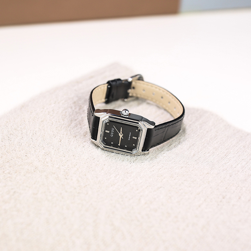 New Classic, Vintage, Hong Kon - Luxury Watch In Hong Kong review and price